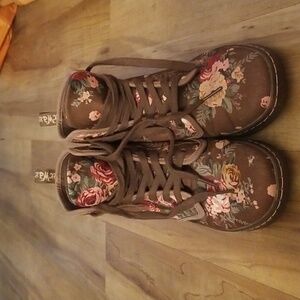Dr. Marten Size 6 Brown Victorian Floral Shoreditch Canvas Boots | Doc Marten